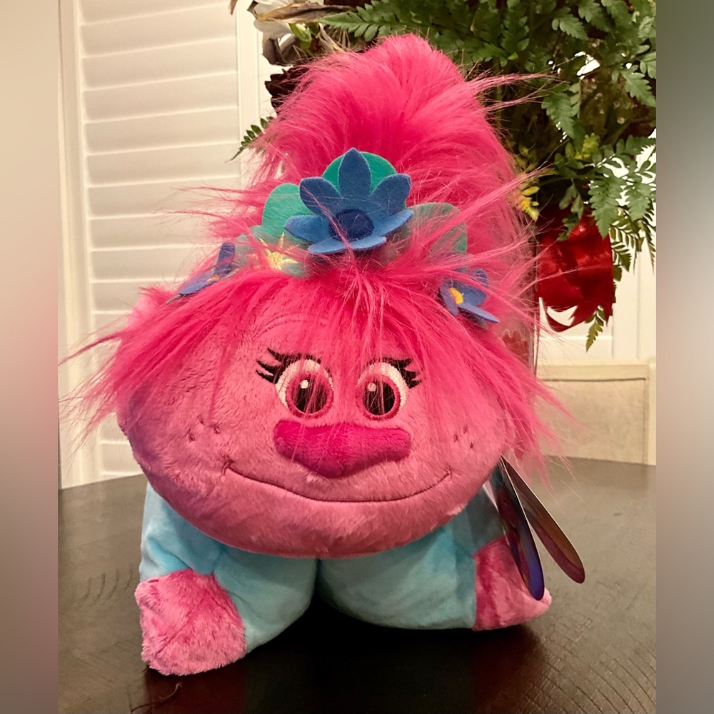 NWT MSRP $34.99 TROLLS WORLD TOUR POPPY PILLOW PET